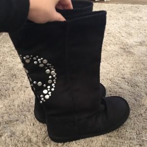 Black boots